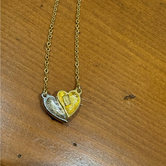 Vintage magnetic heart gold tone and silver Pendant Necklace - Picture 5 of 5